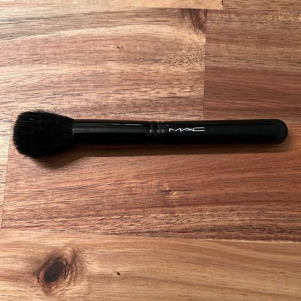 MAC + Hello Kitty Blush Brush